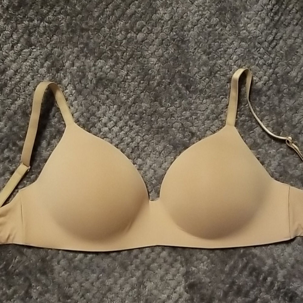 VS Nude Wireless bra 36DD